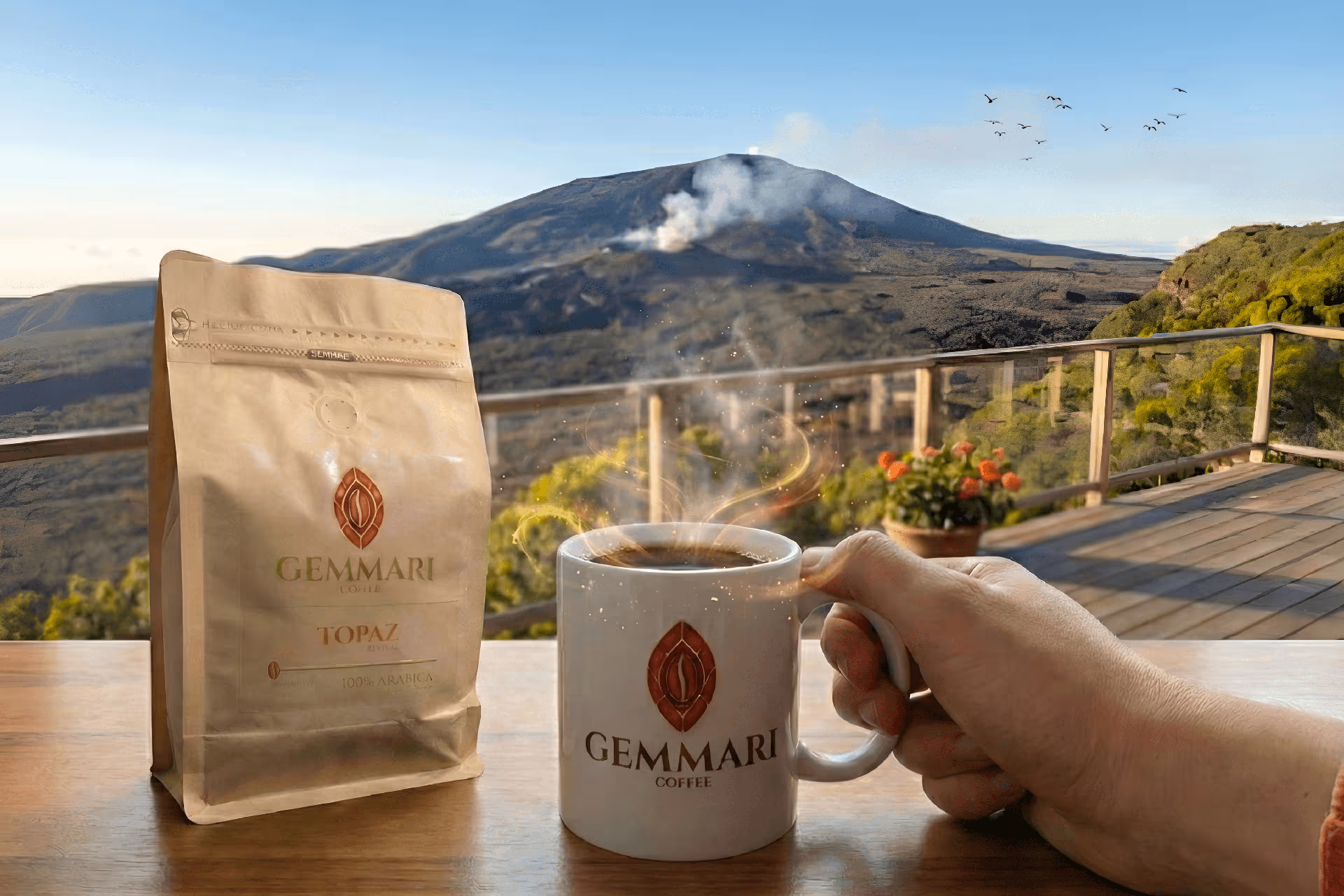 Paquet de café Topaz Light dans un paysage lumineux de montagne